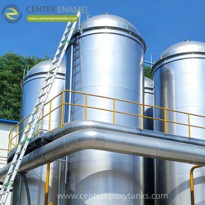 फ्लोटिंग छत तेल भंडारण टैंक के लिए बाहरी फ्लोटिंग छतः लंबी अवधि के बाहरी स्थायित्व के लिए डिज़ाइन किए गए एक मजबूत प्राथमिक सील और मौसम ढाल की विशेषताएं